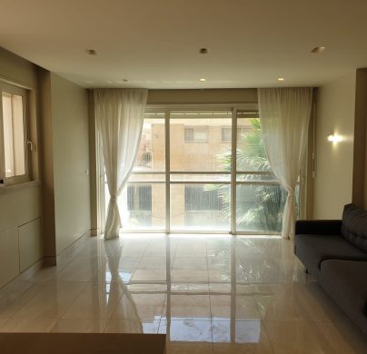 Apartment in Shaarei Chesed 1