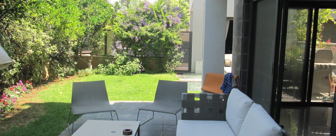 Duplex Garden Apartment in Herzliya Pituach 2