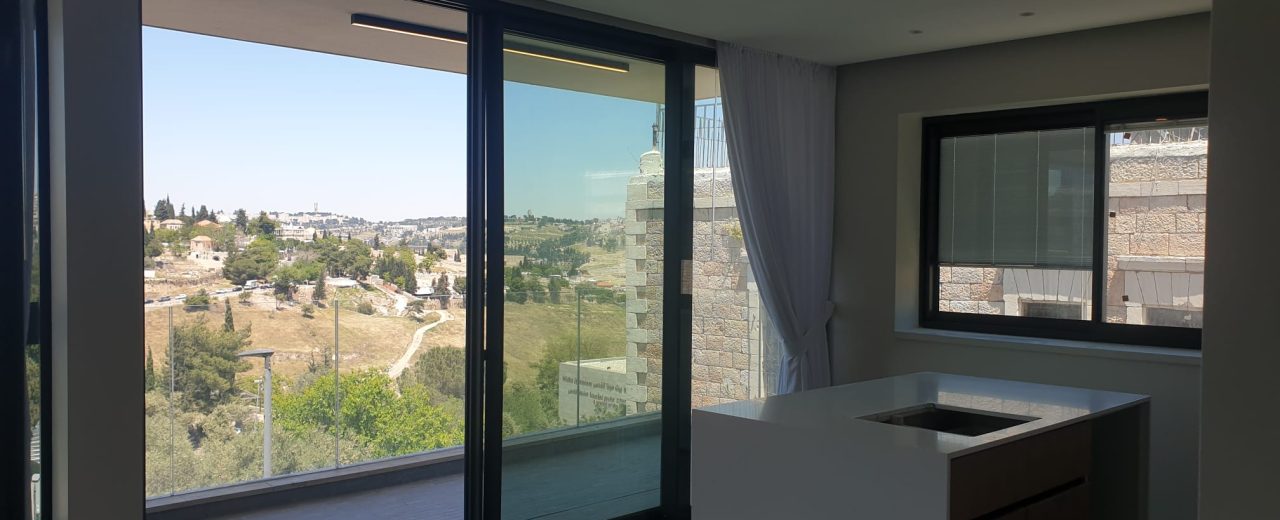 דירת 4 חדרים להשכרה בפרויקט יוקרה באבו תור בירושלים 2